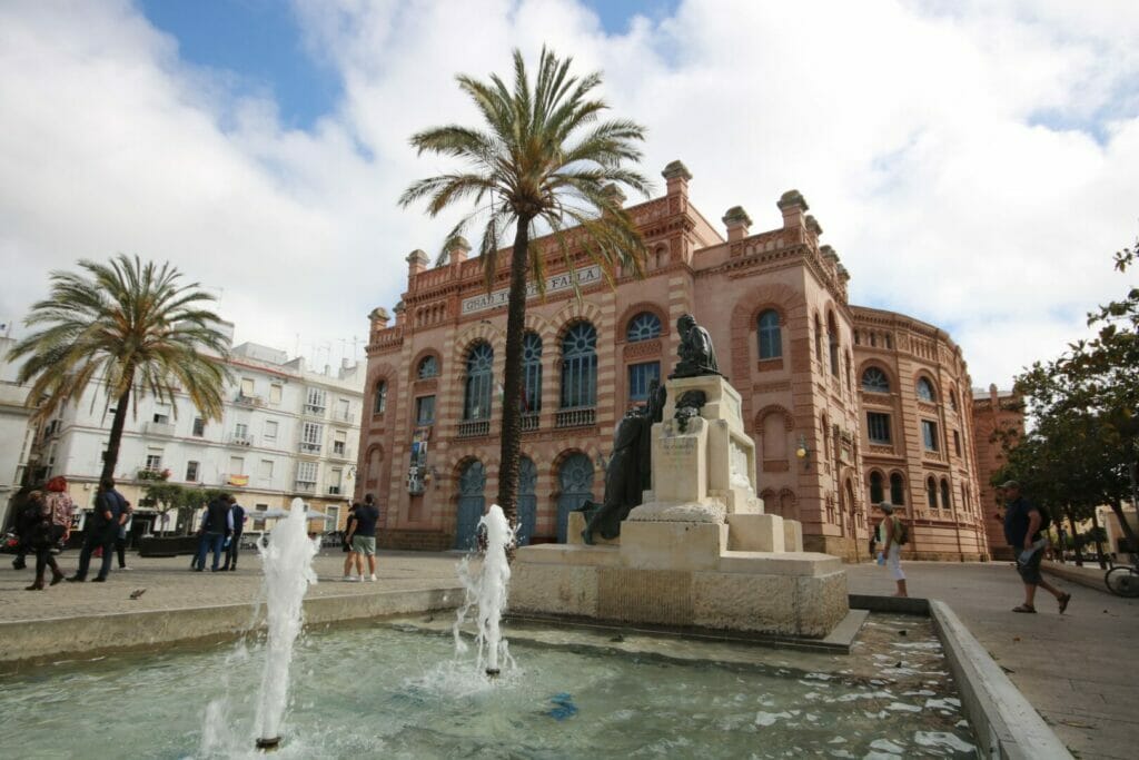 Carnaval de Cadix 2024 : tout ce qu'il faut savoir 3 Le Gran teatro Falla