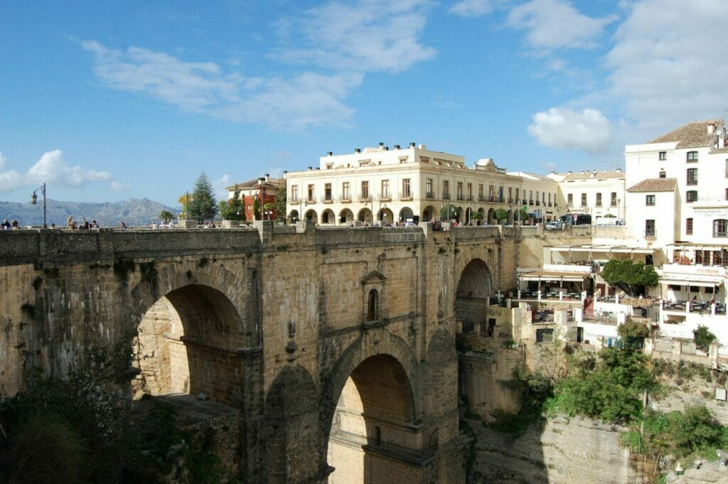 Neue runde Brücke