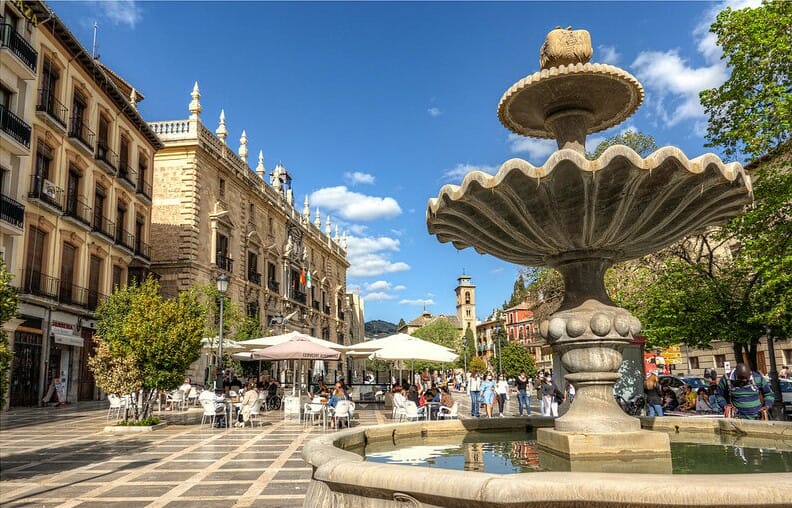 Discover Granada at your own pace