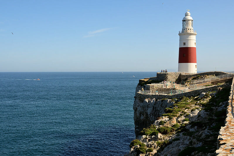 Observation des baleines et des dauphins à Gibraltar 2 Faro punta europa phare de gibraltar