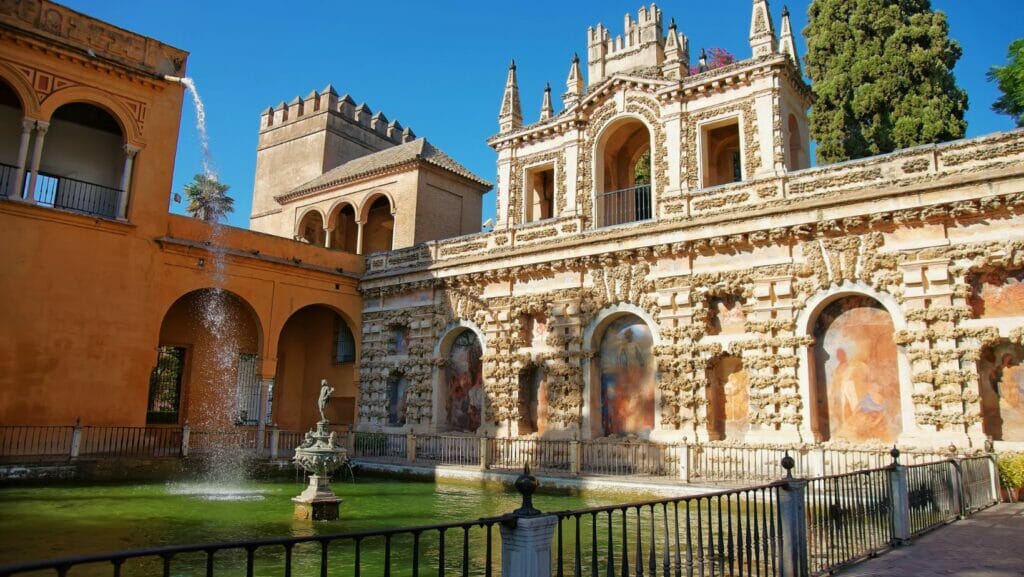 Der Real Alcázar von Sevilla: Was man in Sevilla sehen sollte 5 Der Teich des Merkur