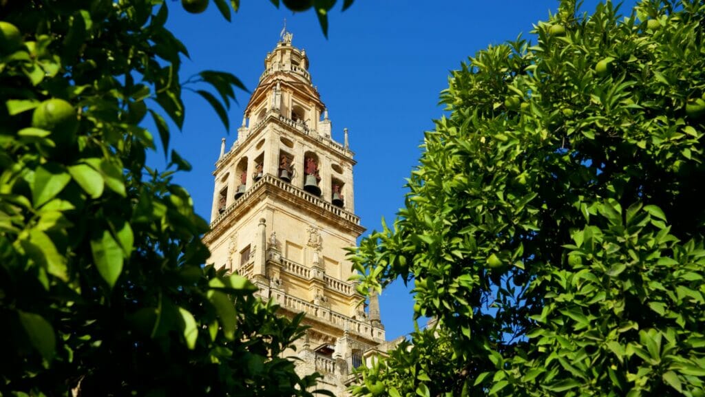 Teile der Moschee von Cordoba: der Glockenturm