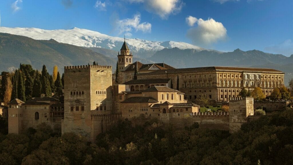 8 Curiosidades de la Alhambra de Granada 9 curiosités de l'alhambra de granada