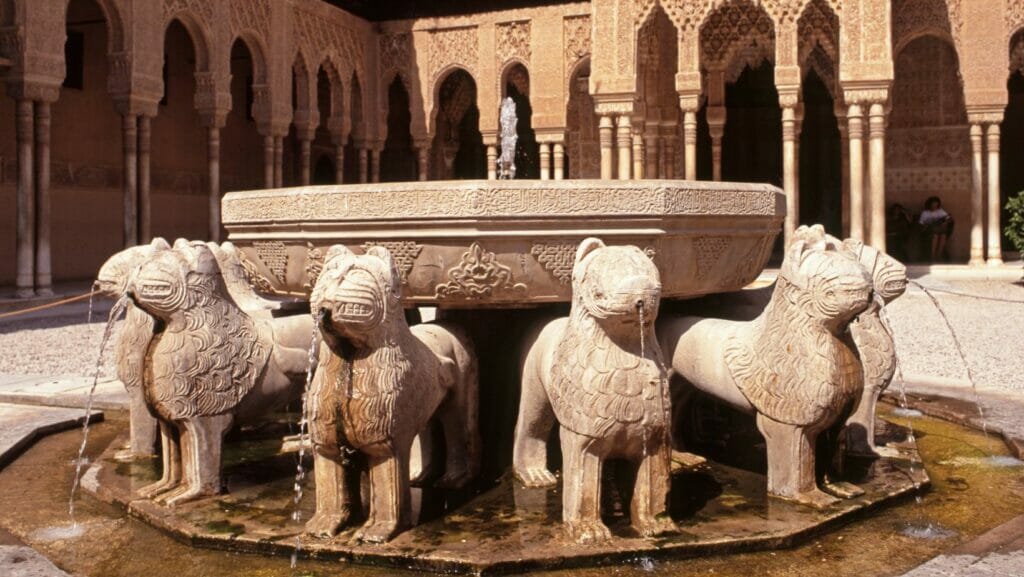 Die 5 schönsten Springbrunnen der Alhambra in Granada 1 brunnen der alhambra