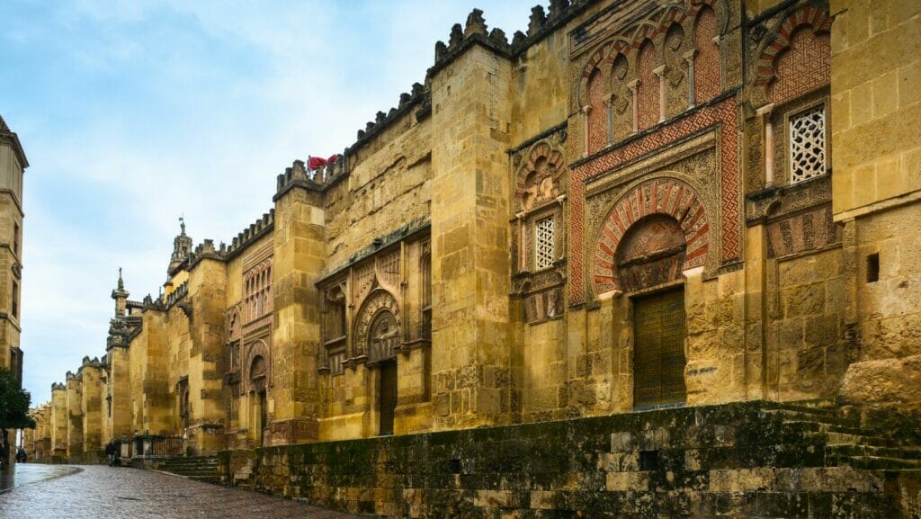 façade de la mosquée de cordoue