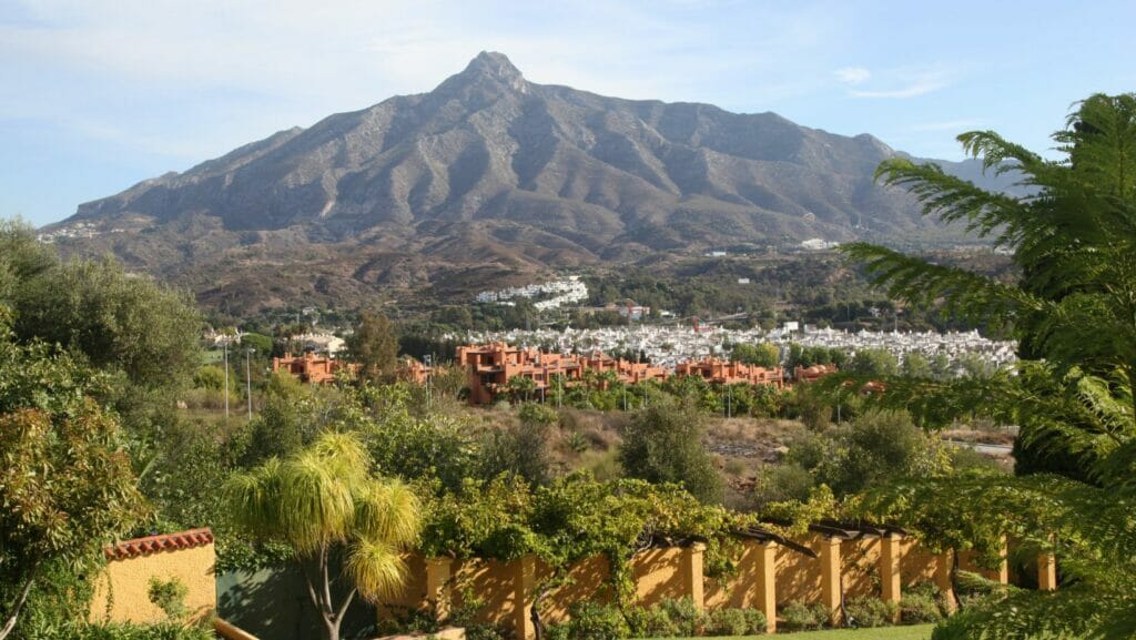 10 must-sees and things to do in Puerto Banús. 7 Golf marbella