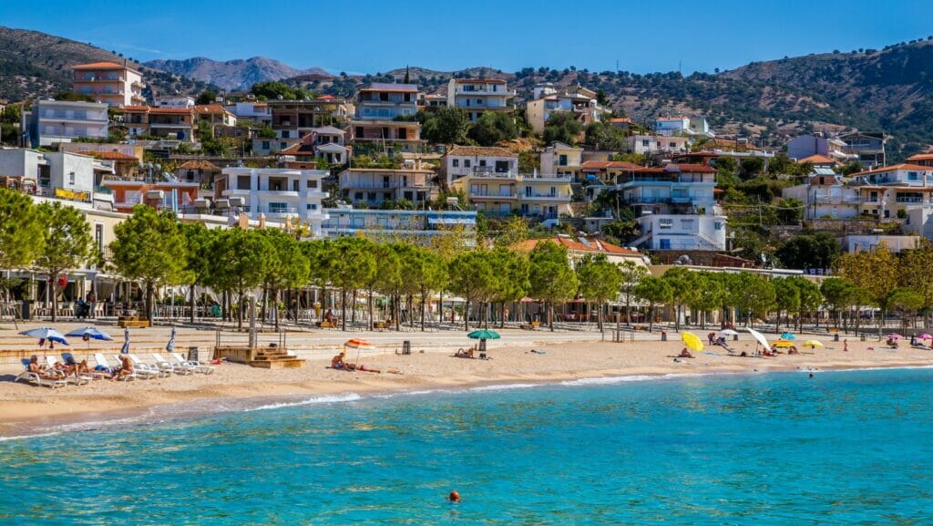 10 must-sees and things to do in Puerto Banús. 3 Beaches puerto banus