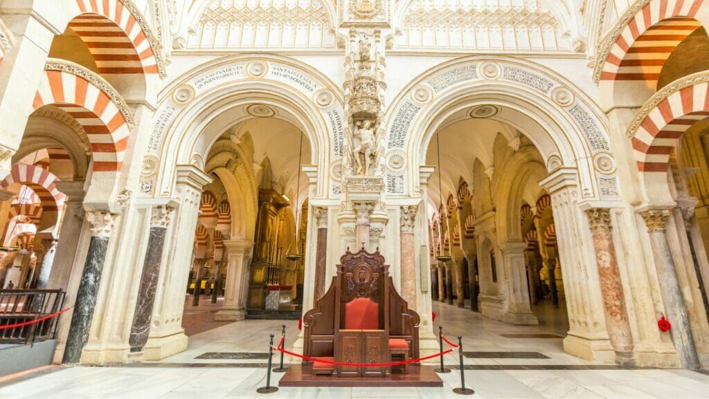 10 Elementos decorativos de la Mezquita de Córdoba 8 10 Éléments décoratifs de la mosquée de Cordoue