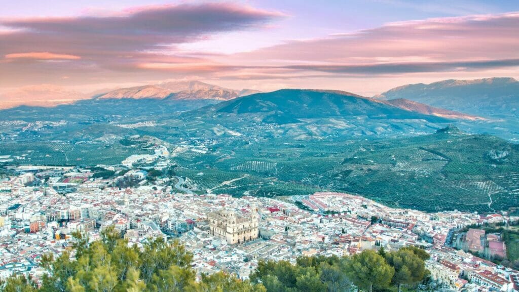 10 sehenswerte Städte in Andalusien 8 Sehenswertes in Andalusien: Jaén