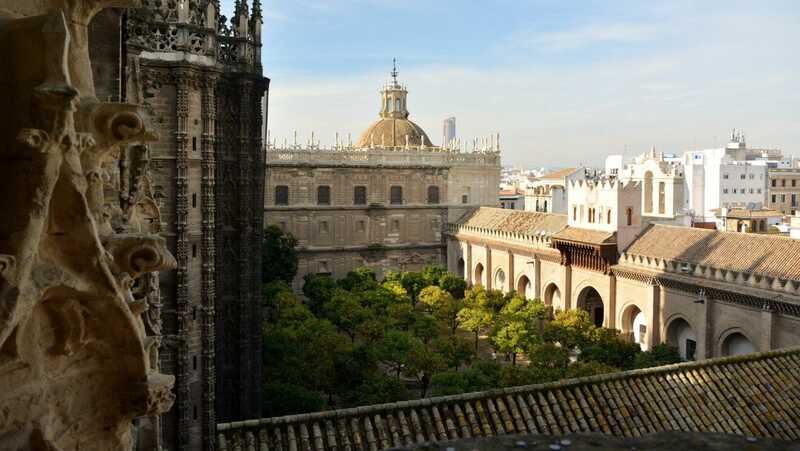 El patio de los naranjos desde la Giralda de Sevilla