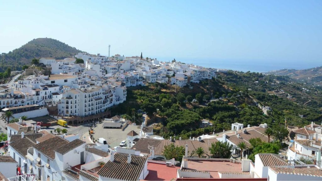 plaza de las 3 culturas frigiliana