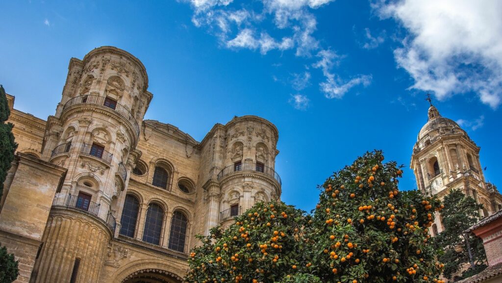 La Catedral de Málaga vista desde la Calle San Agustín