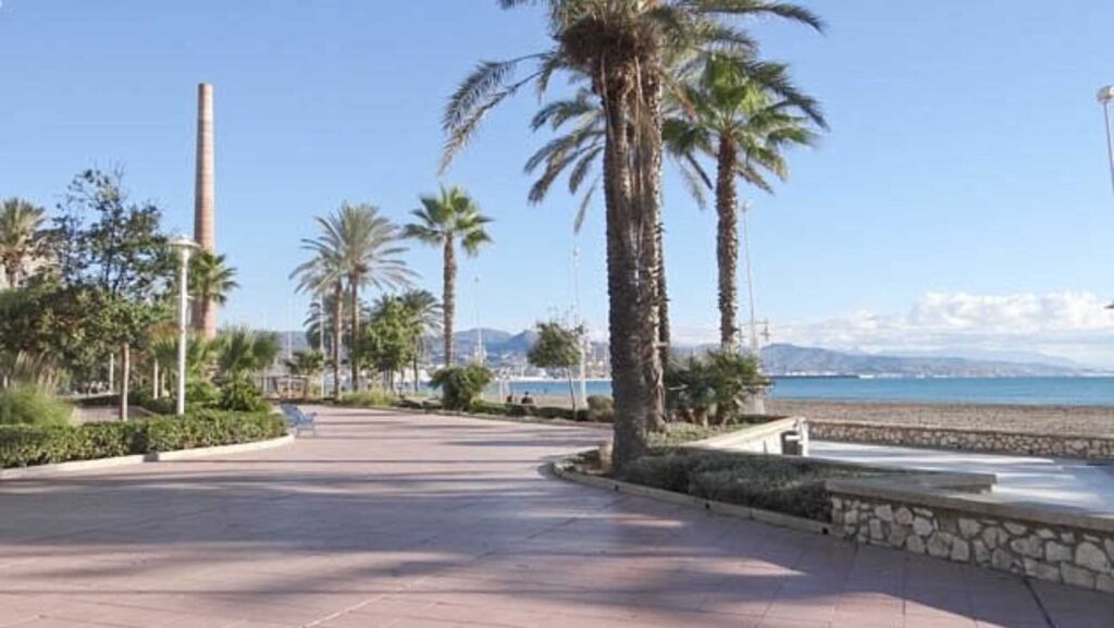 Playa de la Misericordia: sol, mar y tradición en Málaga 3 Playa misericordia 2