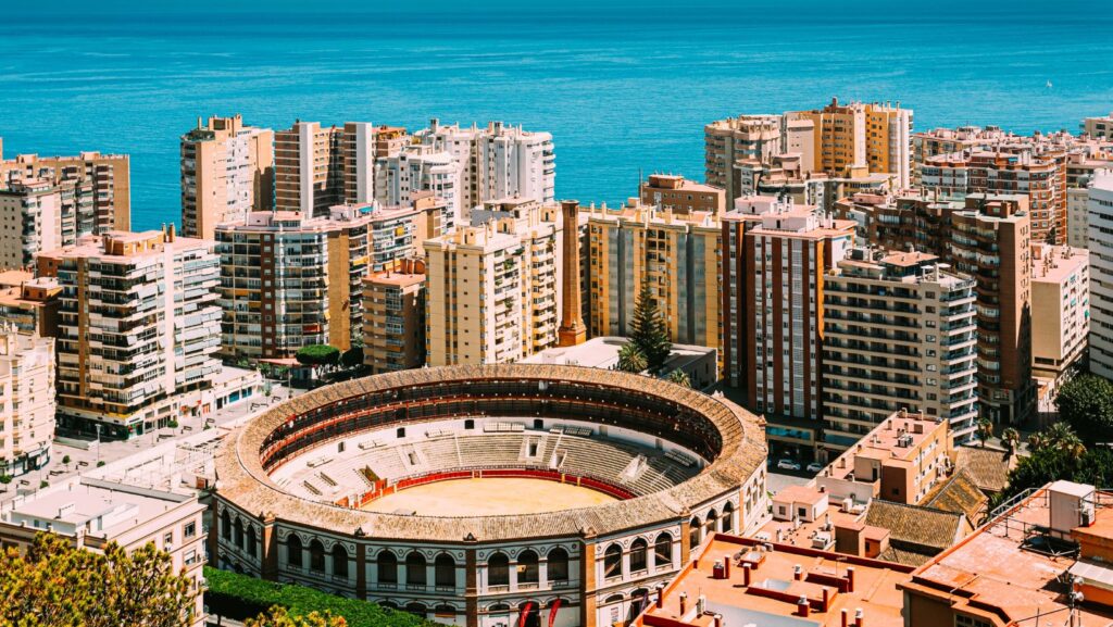 Plaza de la Marina: descubre la puerta al Mediterráneo en Málaga 6 Plaza de Toros Malagueta