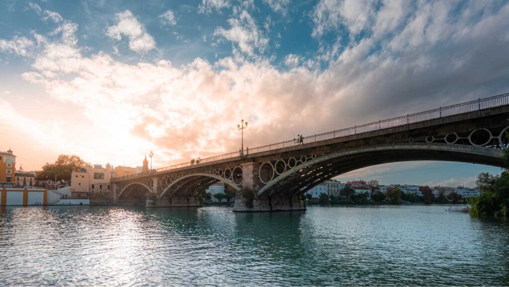 El río Guadalquivir y qué ver en Sevilla en una escapada inolvidable 2 Sevilla Guadalquivir 3