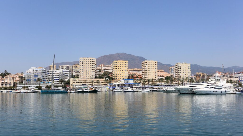 10 imprescindibles que ver en Estepona 7 puerto deportivo que ver en estepona