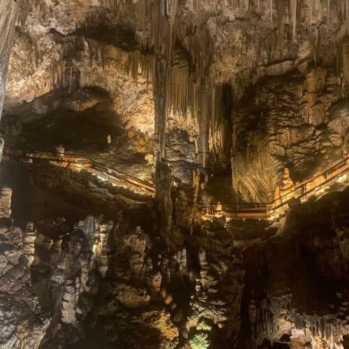 Interior de las Cuevas de nerja