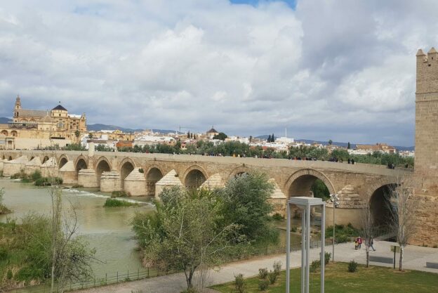 Game of Thrones se trouve à Cordoue : Pont romain de Cordoue