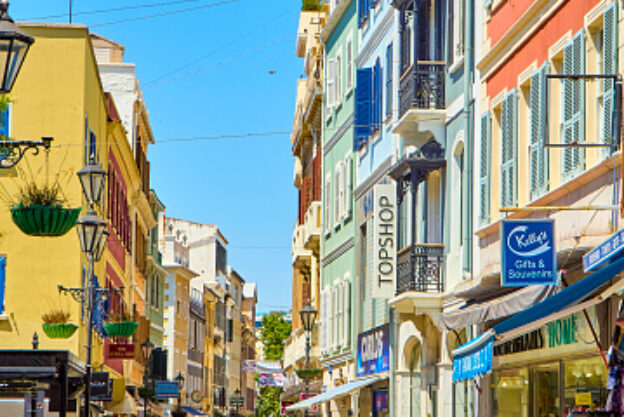 main street - Calle principal en Gibraltar