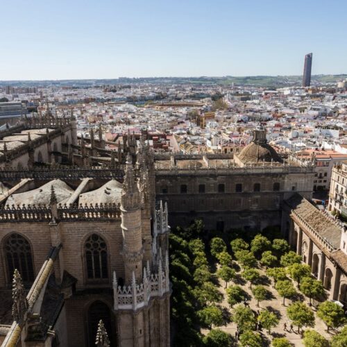 courtyard-cathedral-sevilla