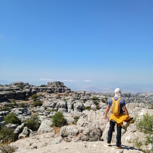 randonneur au Torcal d'Antequera